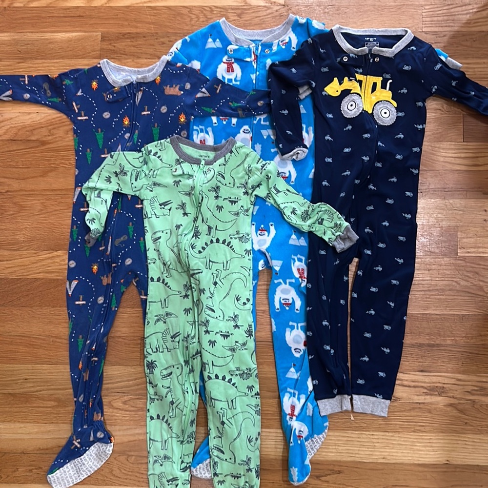 Carter’s 4T pajamas